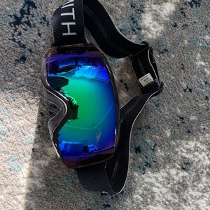 SMITH adjustable googles with Black strap. In excellent condition!